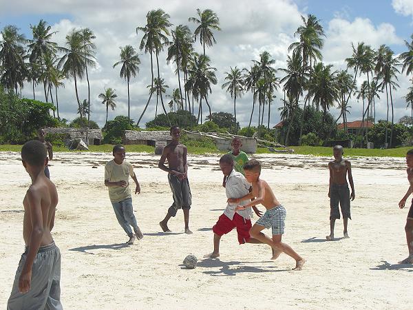 Beach-Soccer am Galu Beach